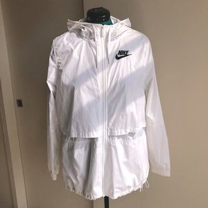 Oversized women’s Nike windbreaker
